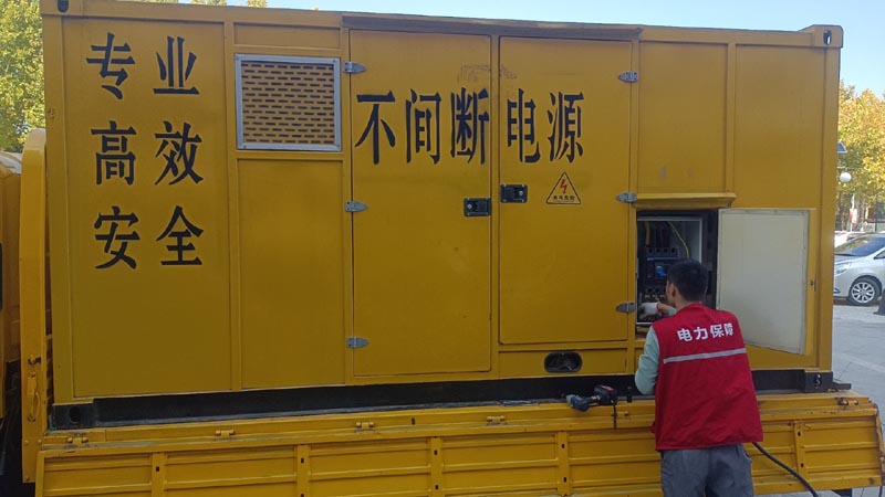 宝鸡柴油发电机组和UPS电源配合使用时，如何避免切换过程中的电力中断？