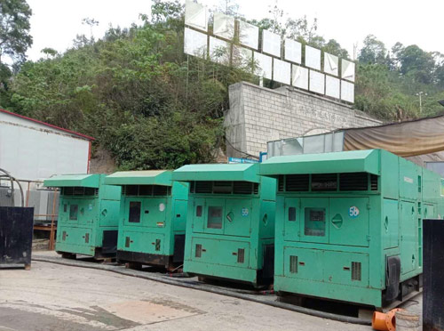 宝鸡先进的应急发电机系统中智能监测和控制系统如何确保电压稳定？